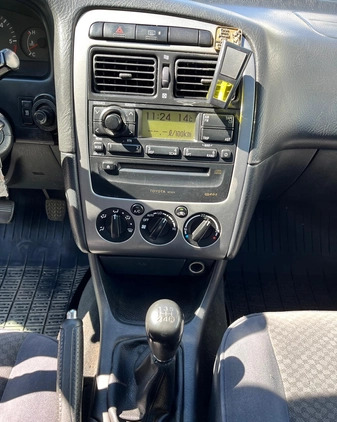 Toyota Avensis cena 7000 przebieg: 252000, rok produkcji 2001 z Bielawa małe 529